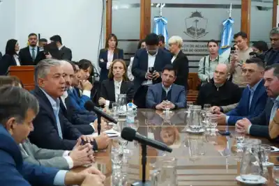 Neuquén: las 1.000 obras que Figueroa firmó en un solo día (y las localidades que quedaron afuera del reparto)