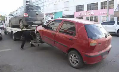 Control sorpresa en Trelew: dos autos que hacían Uber terminaron en el corralón