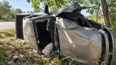 Volcó en la Ruta 53 y quedó atrapado adentro: lo que se sabe del conductor
