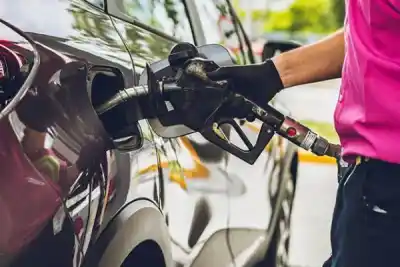 El combustible subió en Santiago: quiénes ya cambiaron los precios y quiénes todavía no