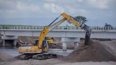 Tucumán mueve máquinas pesadas en los ríos antes de que lleguen las lluvias: los puntos críticos que ya interviene