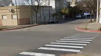 Iba caminando por Villa María y terminó en una clínica: qué pasó en Vélez Sarsfield y Chile