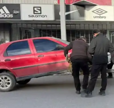Llegó a Trelew y a las pocas horas le secuestraron el auto: qué encontró Tránsito