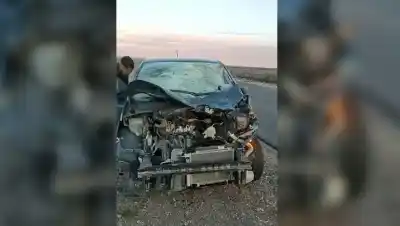 Una pareja viajaba a Neuquén y terminó en el hospital tras un impacto en plena Ruta 22