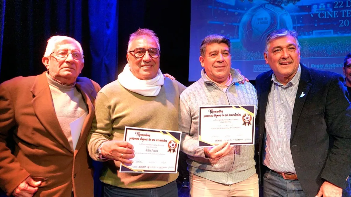 Participantes del certamen Dame Pista en el Cine Teatro Renzi