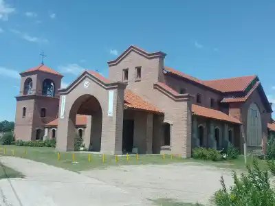 La iglesia de Merlo que pusieron en la mira: rompieron imágenes de la Virgen y ya no están solos