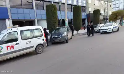 Se hicieron pasar por pasajeros y cayeron dos autos en el centro de Trelew