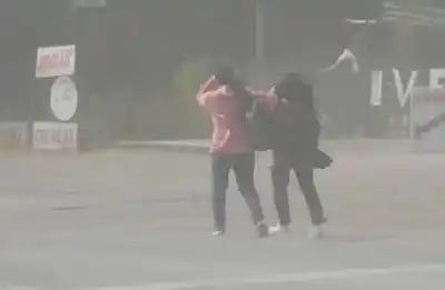 Viento Zonda: suspenden las clases desde las 13 y hay tres departamentos en alerta