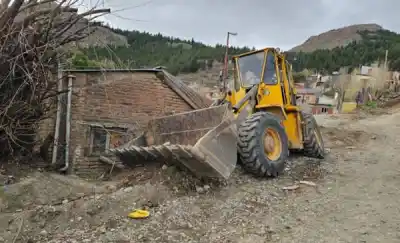 Una máquina se quedó sin frenos en plena bajada: lo que encontraron al entrar a la casa