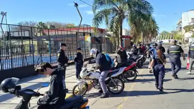 Operativo sorpresa en Villa María y Villa Nueva: se llevaron 87 vehículos y algo más
