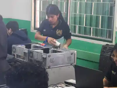 Estudiantes de la Técnica Nº10 ya trabajan en empresas y la UNSL: el detalle que nadie imaginaba
