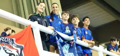 13 nadadores misioneros, 20 clubes y un botín que sorprendió en Asunción