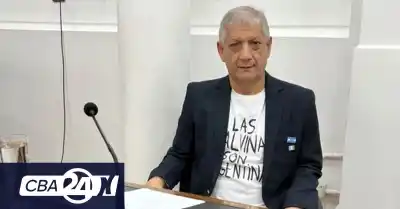 Juró como concejal con la remera de Malvinas y dejó una frase que retumba en Villa María