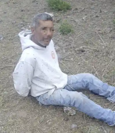 Un vecino lo vio entrar al viejo fortín de gauchos y no lo dejó salir con nada