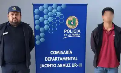 Patrullaban tranquilos por Jacinto Aráuz y una camioneta les llamó la atención: lo que salió al chequear los datos