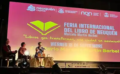 Neuquén: miles de chicos entraron "entre las páginas" de un libro y nadie se lo esperaba
