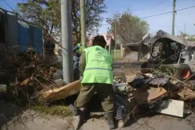 Nadie esperaba que los vecinos sacaran tanto: el operativo que no termina en dos barrios de Neuquén