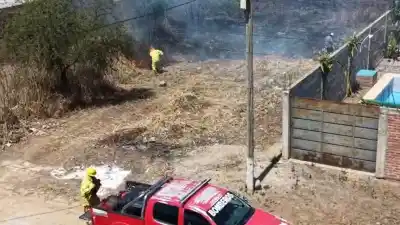 El fuego avanzaba sin control en Monterrico y lo que hicieron los bomberos cambió todo