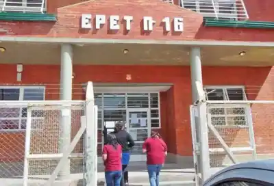 300 chicos, 270 bancos: la Justicia tomó una decisión que dejó a ocho familias de Rincón sin la escuela técnica que eligieron