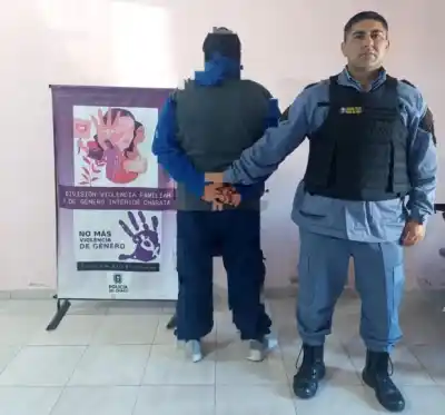 Tocaron el botón de pánico en Charata: lo que la policía encontró adentro los dejó sin excusas