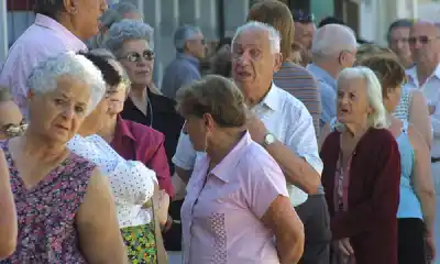Cobra la jubilación mínima, pero cada mes hay un gasto que se le lleva casi todo el haber