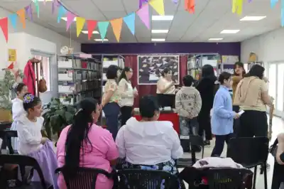 Villa Obrera: colgaron poesías de los árboles y la biblioteca salió a la calle