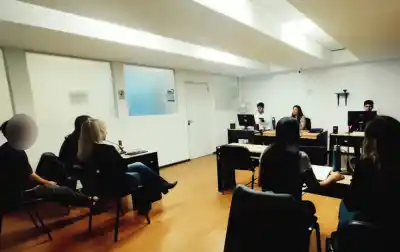 Lo esperaban en su casa, pero lo encontraron limpiando vidrios en la calle: la Fiscalía pide que vuelva a la cárcel
