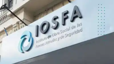 En los hoteles de la ex IOSFA ya no se puede ni comprar un cajón de pollo: 80 familias esperan una respuesta que no llega