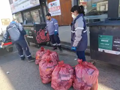 Aparecieron 32 kilos de medicamentos entre la basura y ahora buscan al responsable