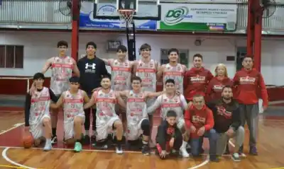 Don Bosco no tuvo piedad: la paliza que lo deja solo en la punta del Clausura