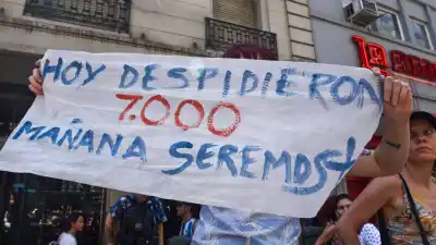 Al ritmo de Milei, 300.000 argentinos ya no tienen empleo formal (y el número sigue subiendo)