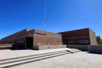 Figueroa lanzó un plan para reformar comisarías: cuántas ya están en obra
