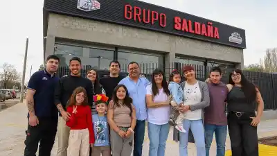 Arrancó solo con un mostrador y hoy sus tres hijos manejan un negocio que está por dar el salto más grande