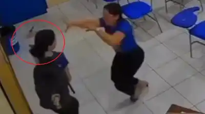 Sacó un cuchillo de caza escondido en plena clase: lo que declaró la alumna después del ataque