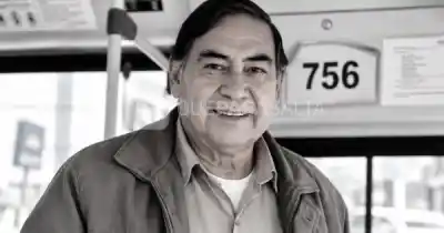 Trabajaba debajo de un colectivo del SAETA y algo lo sorprendió sin aviso