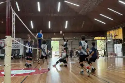 330 jóvenes llegan a Gualeguaychú y el viernes definen quiénes van a Mar del Plata