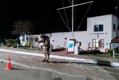 Pescaban en zona prohibida del Paraná: no esperaban lo que apareció en el operativo