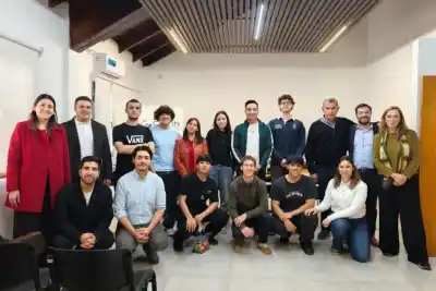 Tres pibes de escuelas técnicas neuquinas la rompieron con inventos que sorprendieron al jurado