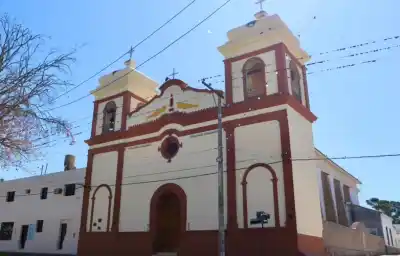 La fiesta que paraliza Villa Ojo de Agua: más de 500 jinetes y una imagen que sale del templo a medianoche