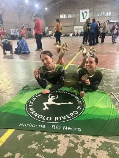 Tres patinadoras de Bariloche volvieron de San Juan con medallas, pero hay un detalle que nadie esperaba