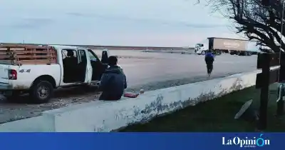 La nena de 14 años hallada en la ruta con dos hombres ya está con su mamá: qué encontraron en la camioneta