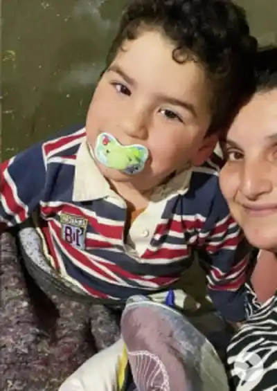 Una madre salteña lucha sola por su hijo y pide ayuda urgente: "No llega lo que necesita"