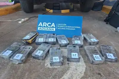 Un remisero del aeropuerto de Posadas cayó con un cargamento oculto en el asiento trasero