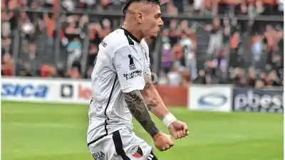 El Tanque que se destrabó: gol, taco y una asistencia para el Colón que viene