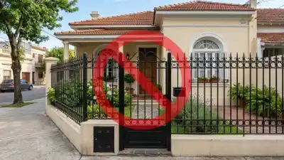 ¿Qué está reemplazando las rejas puntiagudas en las fachadas?
