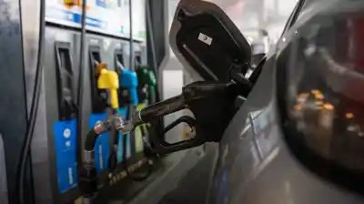 Cargar nafta cuesta más: las petroleras ya movieron los surtidores y YPF juega otra carta