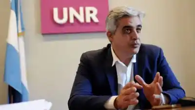 El rector de la UNR cruzó a Milei por la ley universitaria: "Es un antecedente peligroso"