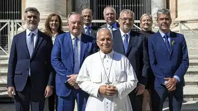 El Papa recibió a senadores santafesinos y les dejó un mensaje para todos los santafesinos