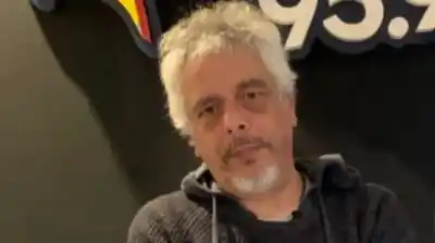 Tres encapuchados entraron a la casa de Bobby Flores y la familia terminó encerrada