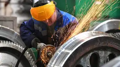 La economía no arranca: siete sectores crecieron, pero dos pesos pesados la hundieron